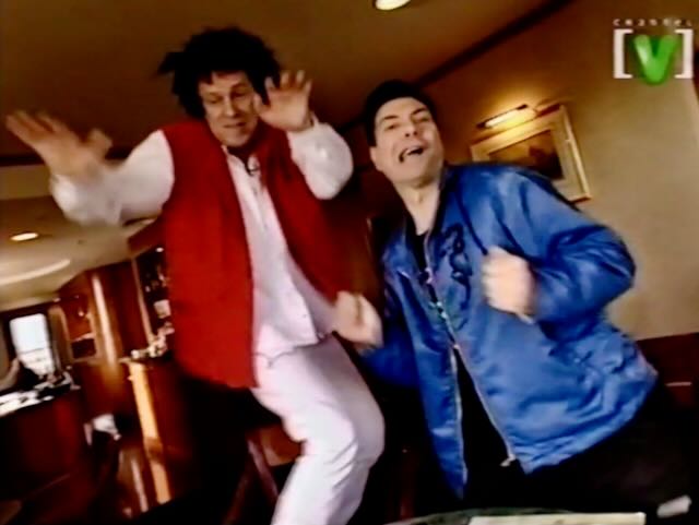 Leo Sayer dancing with Maynard on table